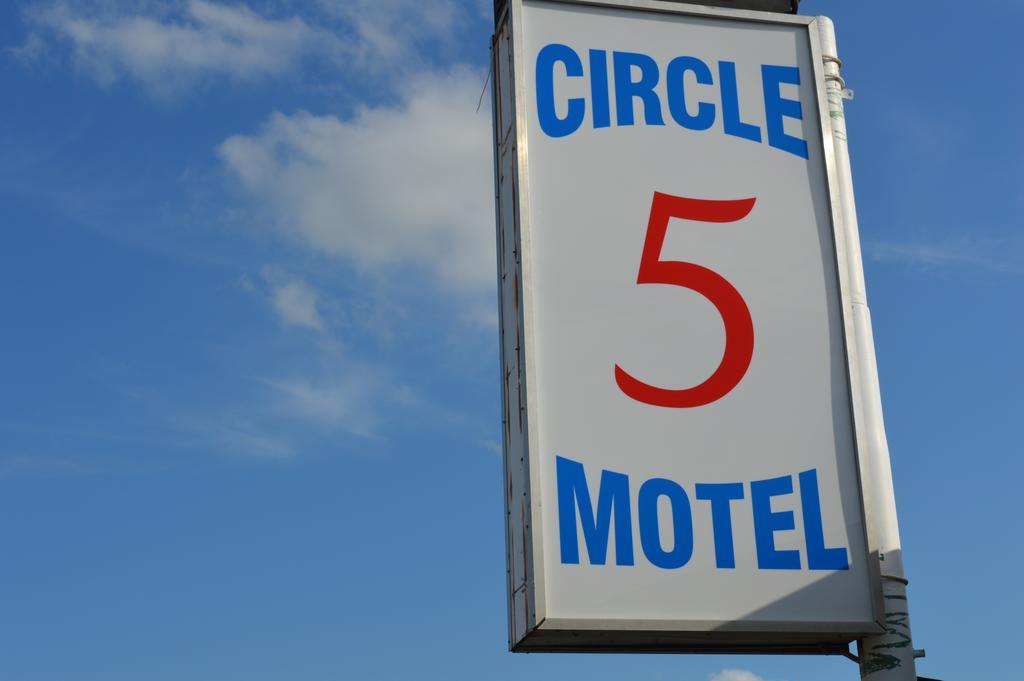 Circle 5 Motel Olds ภายนอก รูปภาพ